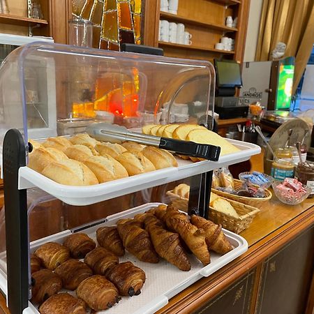 Balzac Hotel Restaurant Fougères Екстериор снимка