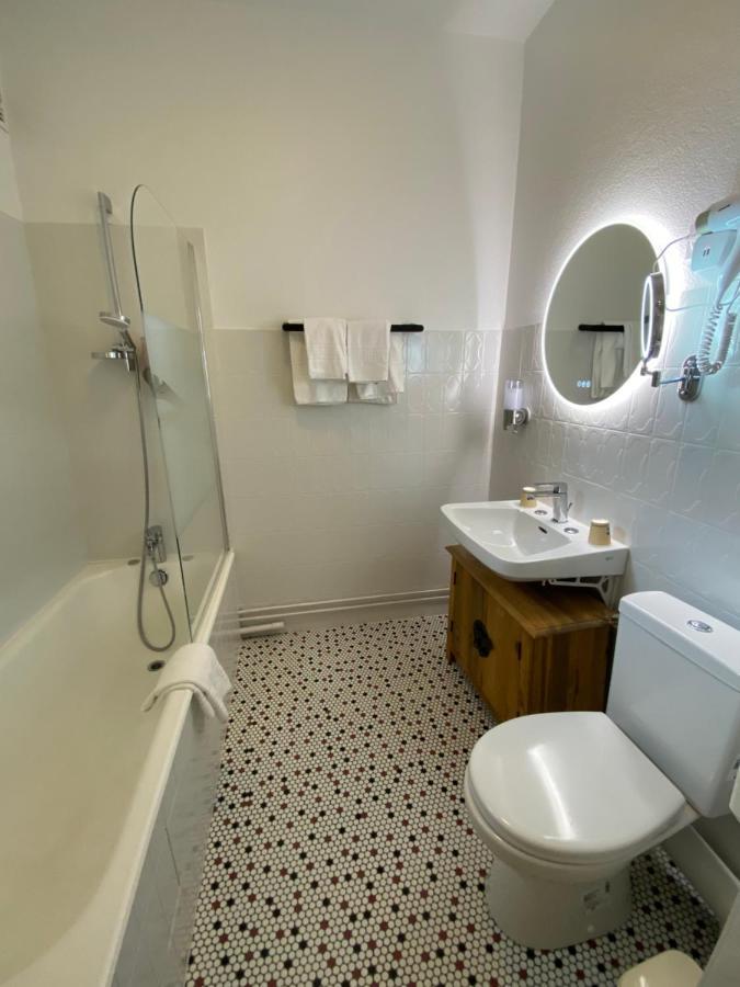 Balzac Hotel Restaurant Fougères Екстериор снимка