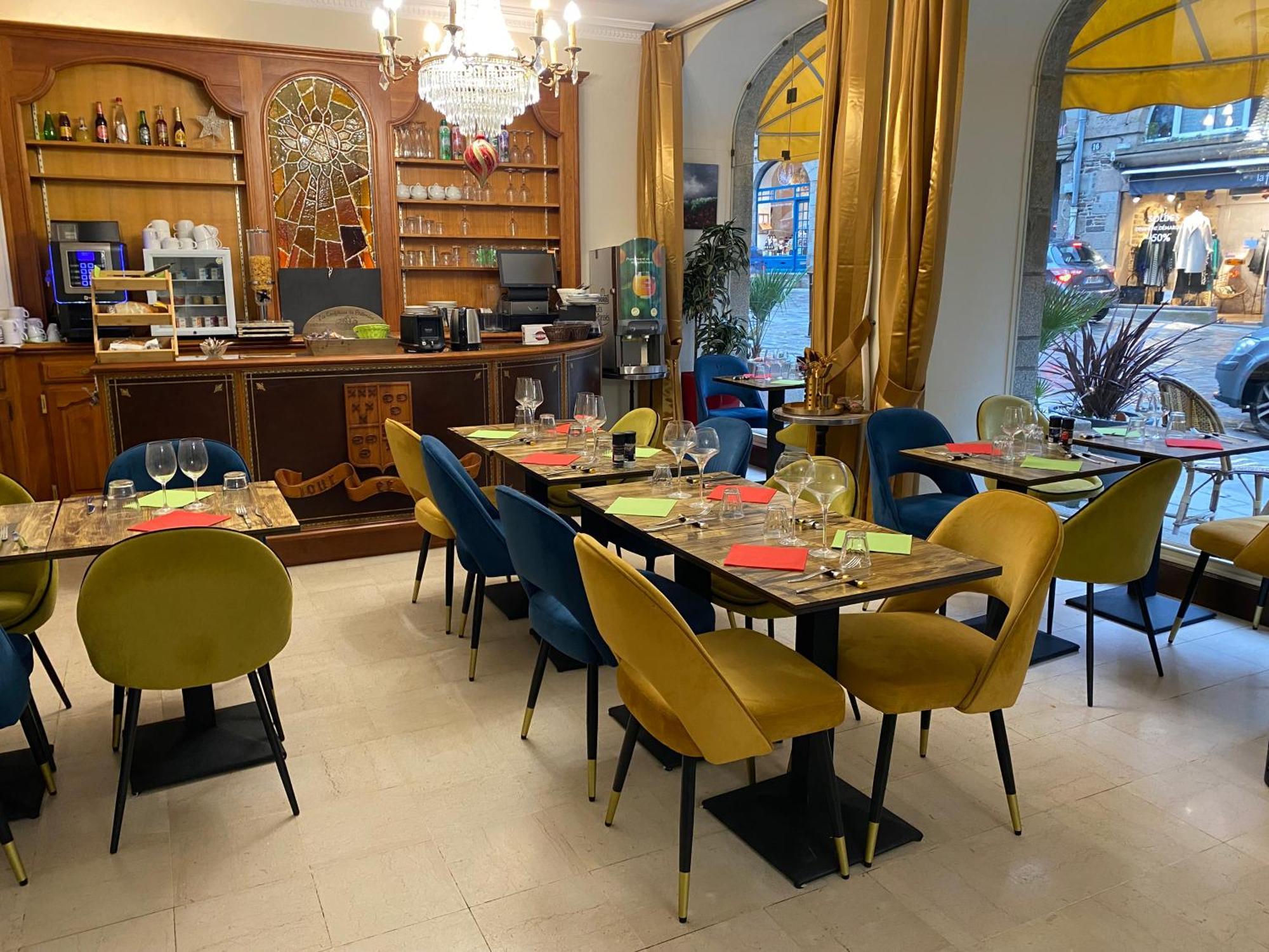 Balzac Hotel Restaurant Fougères Екстериор снимка